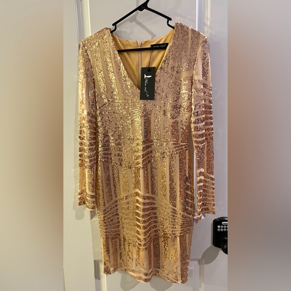 Dresses & Skirts - Sequin gold dress